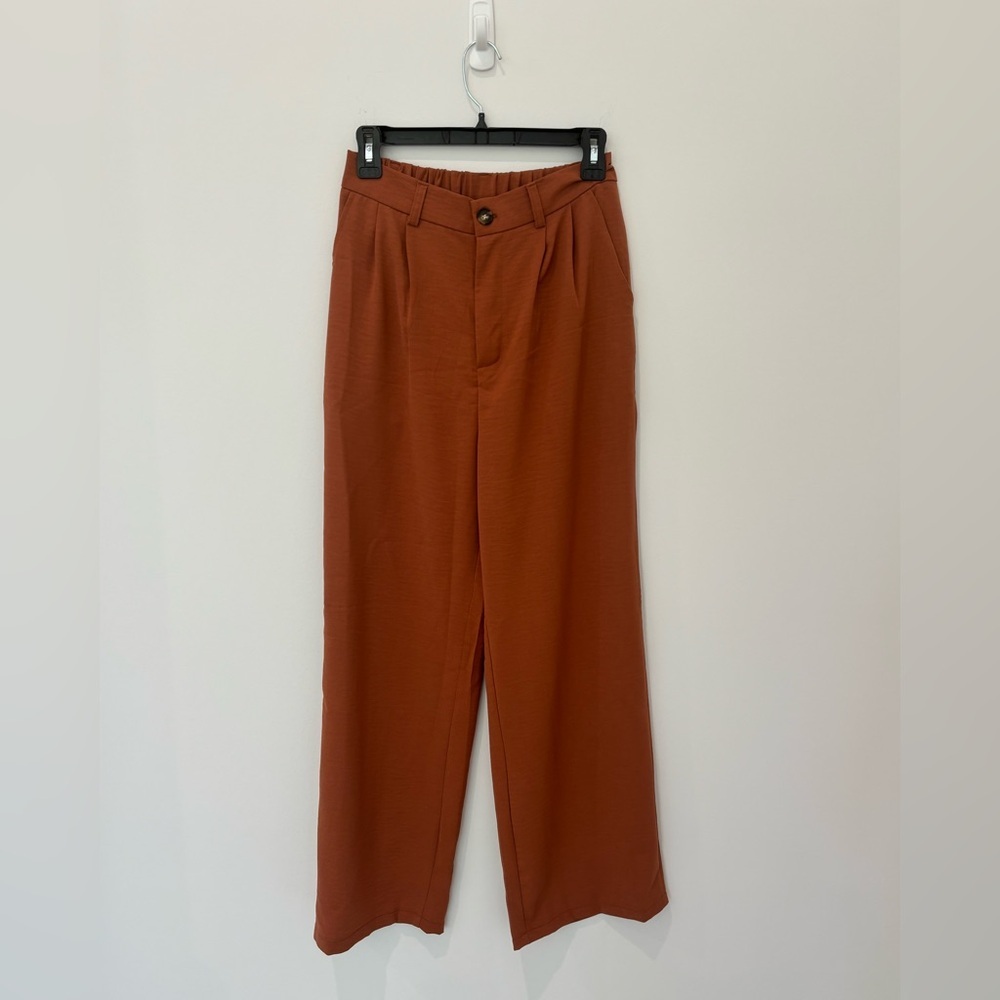 Wide-Leg High-Rise Trousers in Rust Brown